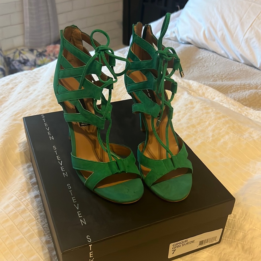Steven madden gingir suede sandal heels